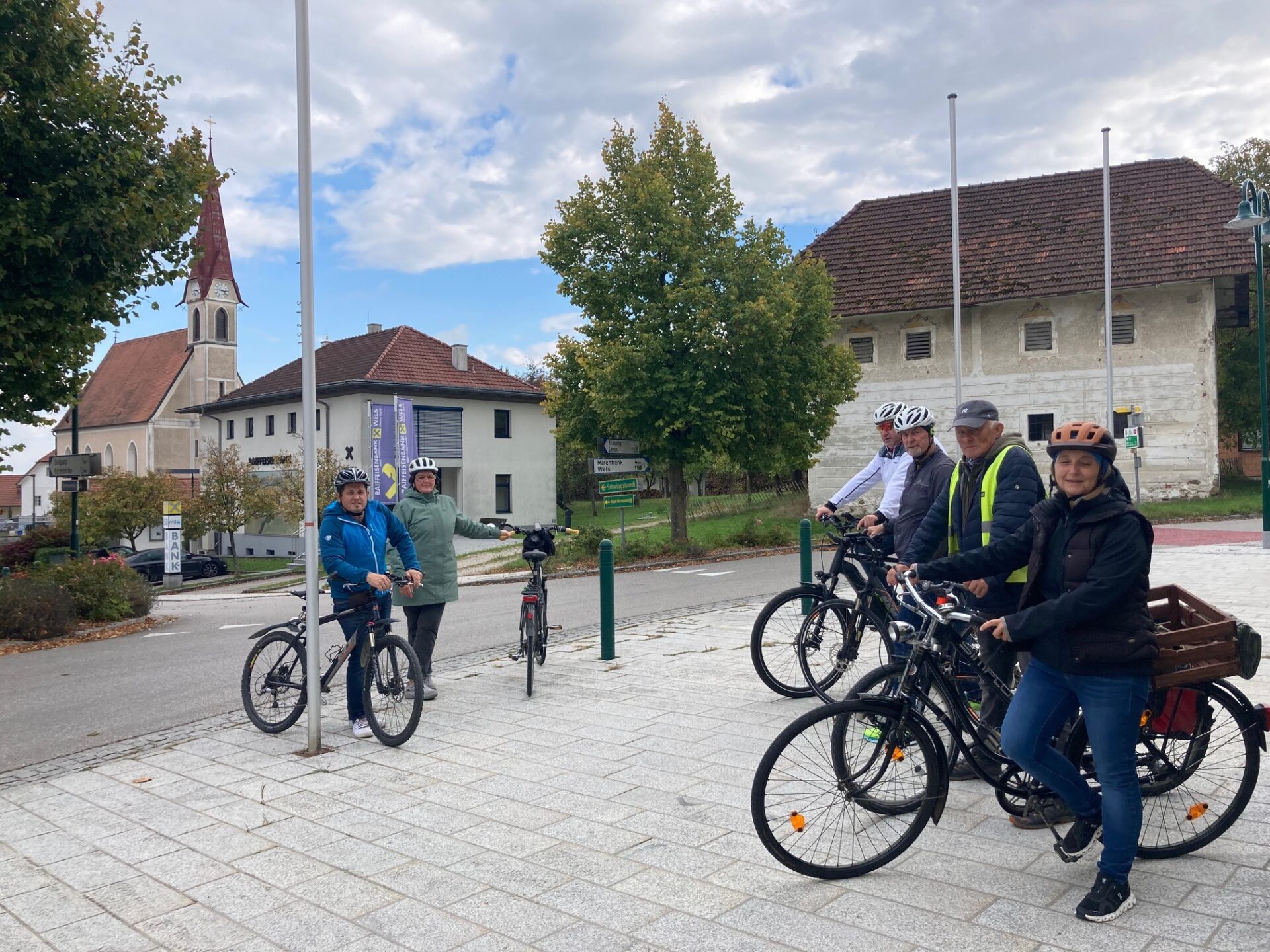 Radgruppe Holzhausen im Ortszentrum